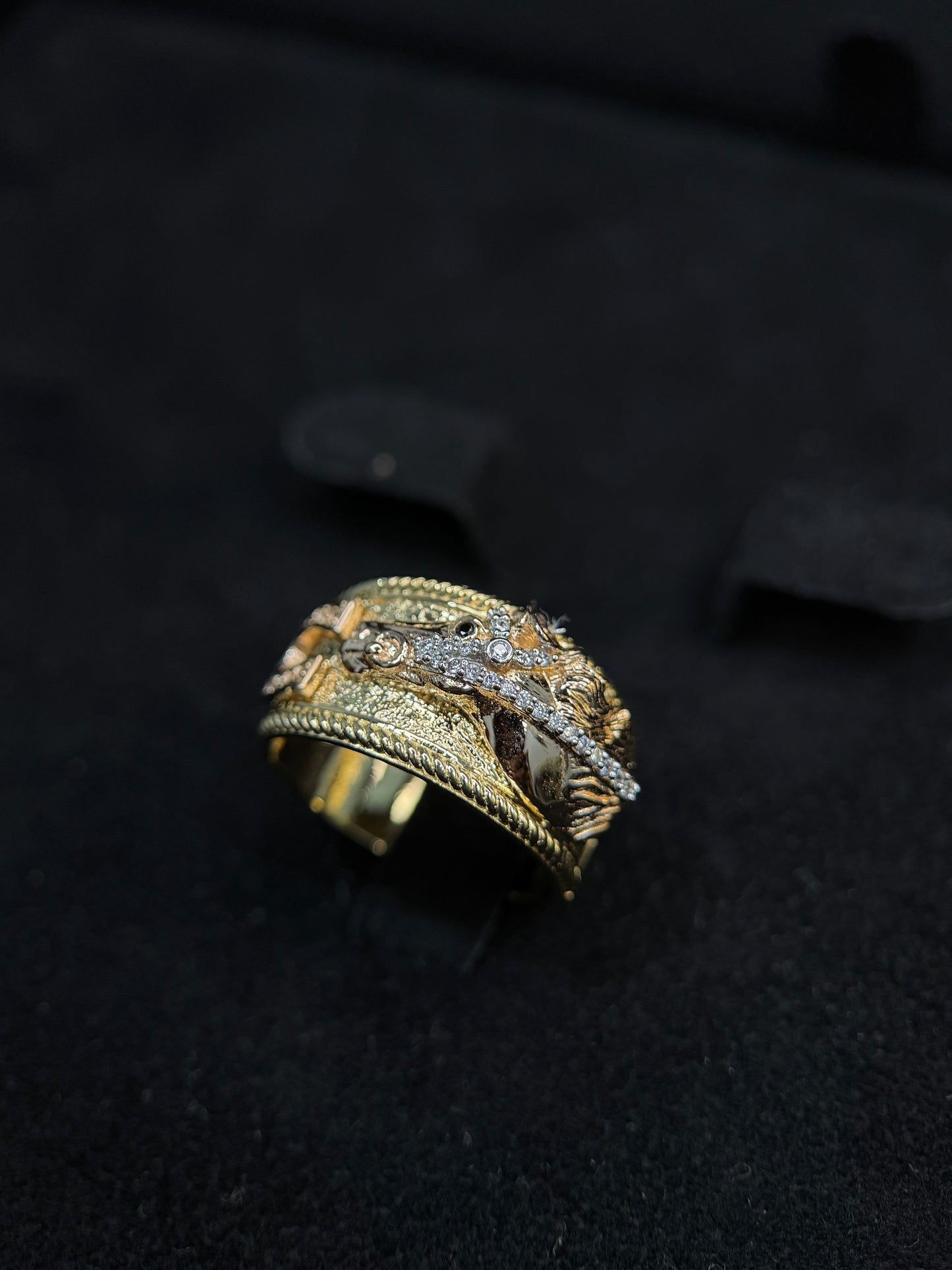 Anillo Caballista/3 Oros/12.5 grms.
